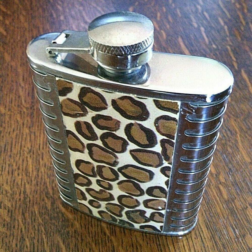 Hip Flask 4oz Stainless Steel Leopard Print Screw Lid Lolita Flasks Drinkware